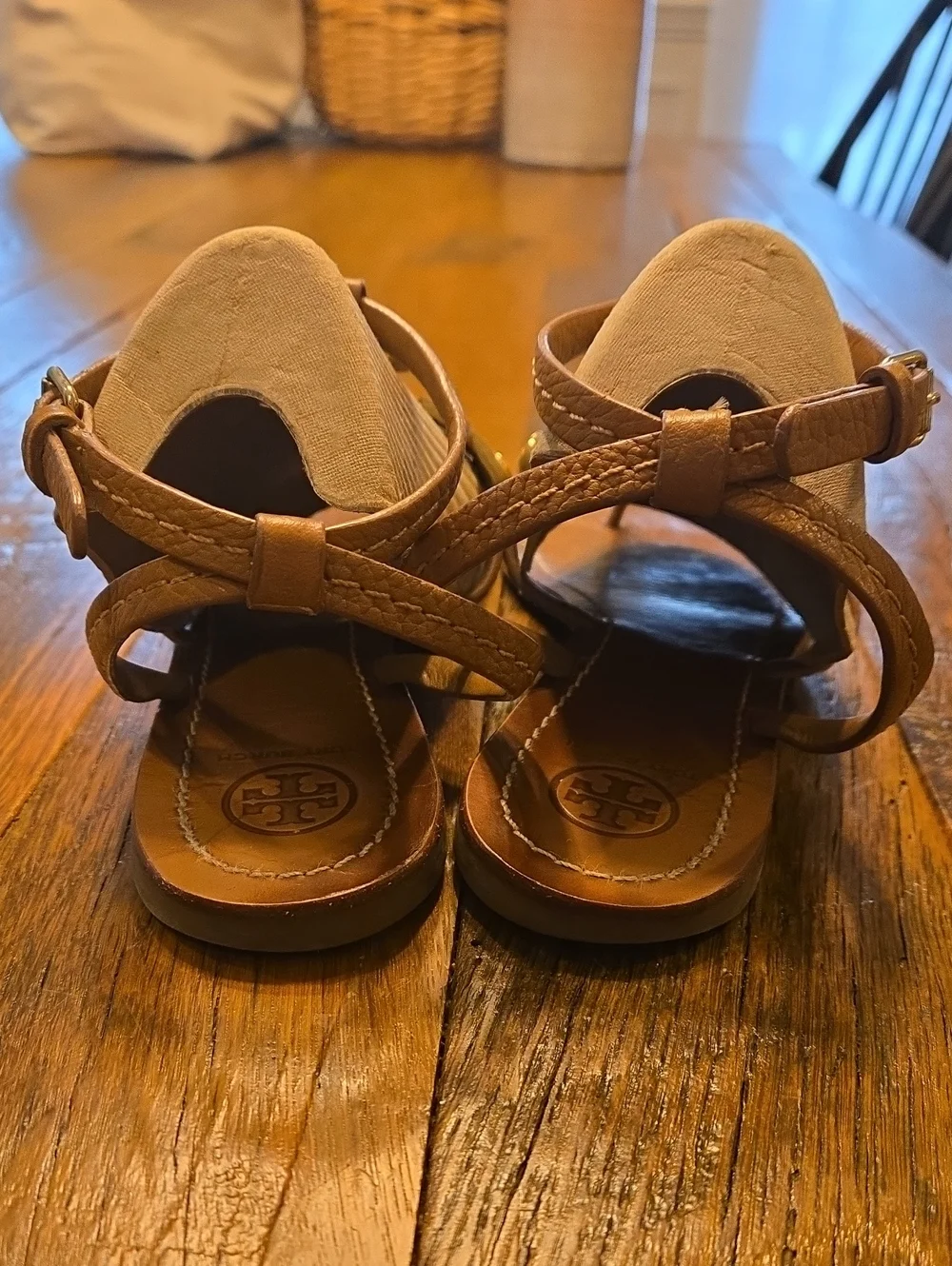 Tory Burch Chandler Ankle Strap Sandals Tan Leather Gold Logo Thong Flat 7-7.5